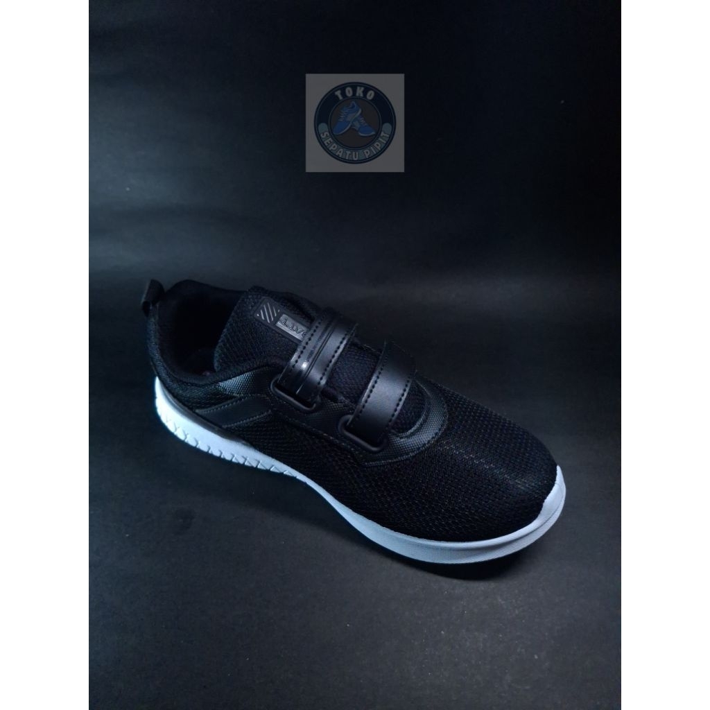 Sepatu Pro ATT Pria dan Wanita Black White