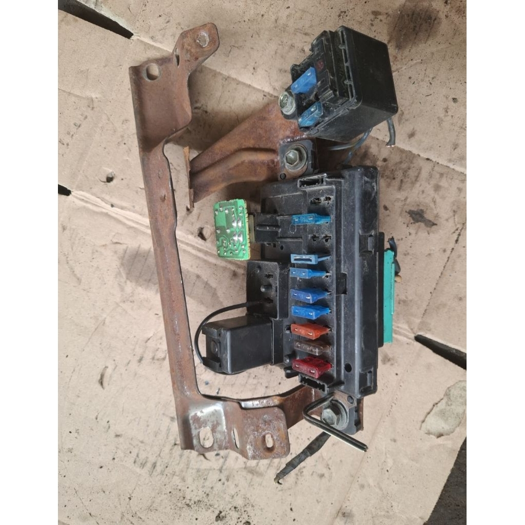 box sikring sekring fuse box charade clasy classy g102 90-96