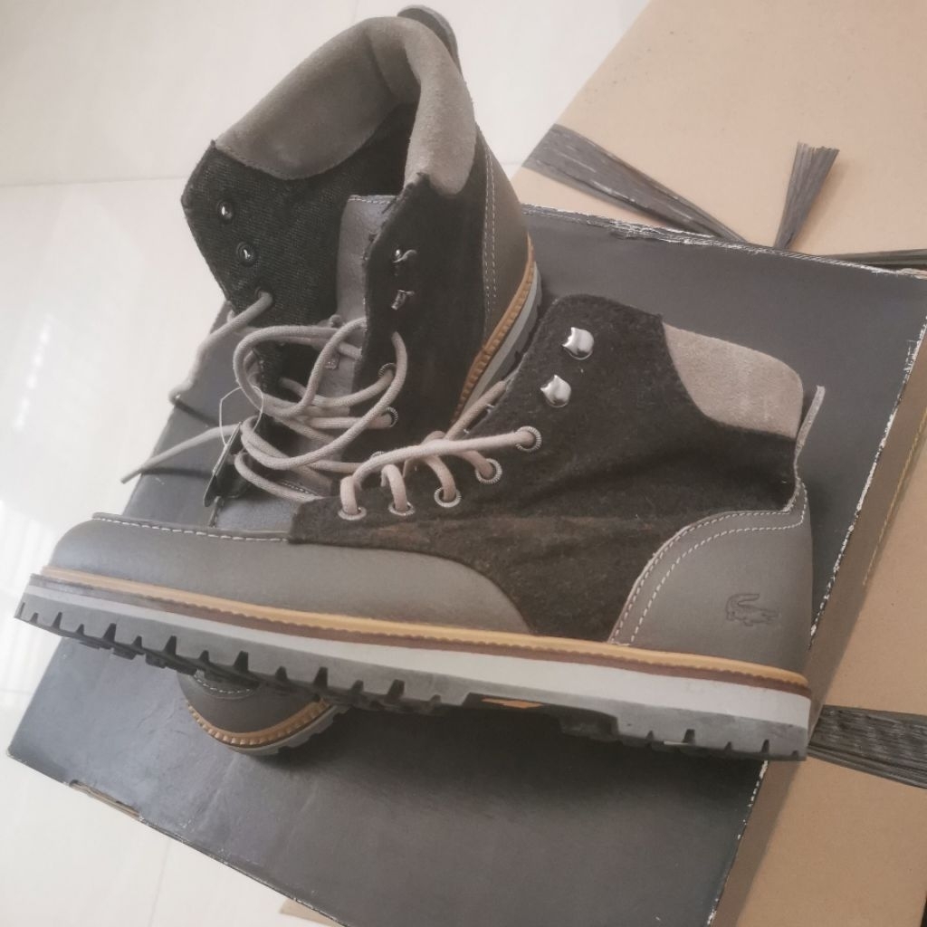 Sepatu boots Lacoste Magnum