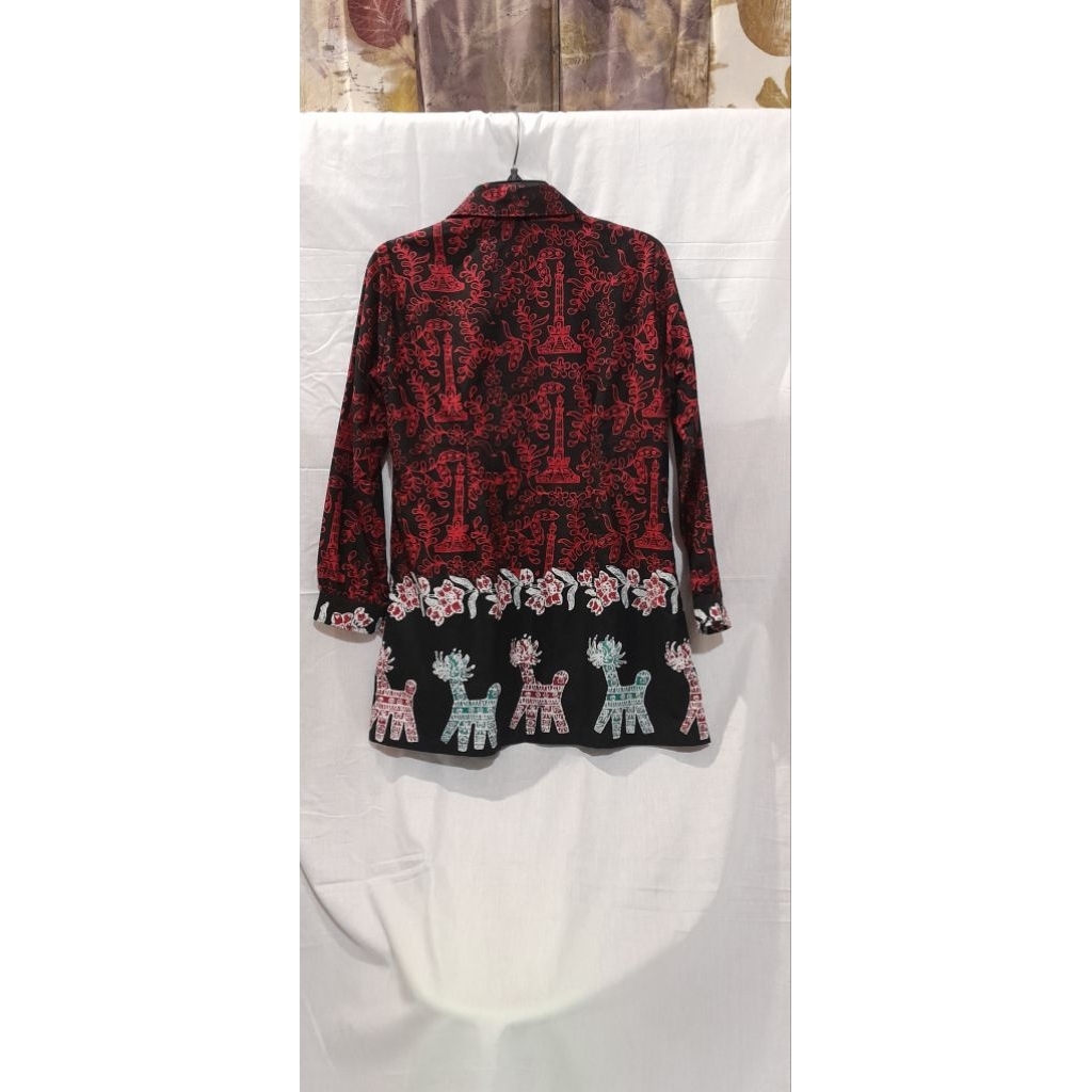 Blus batik Semarang Tugu
