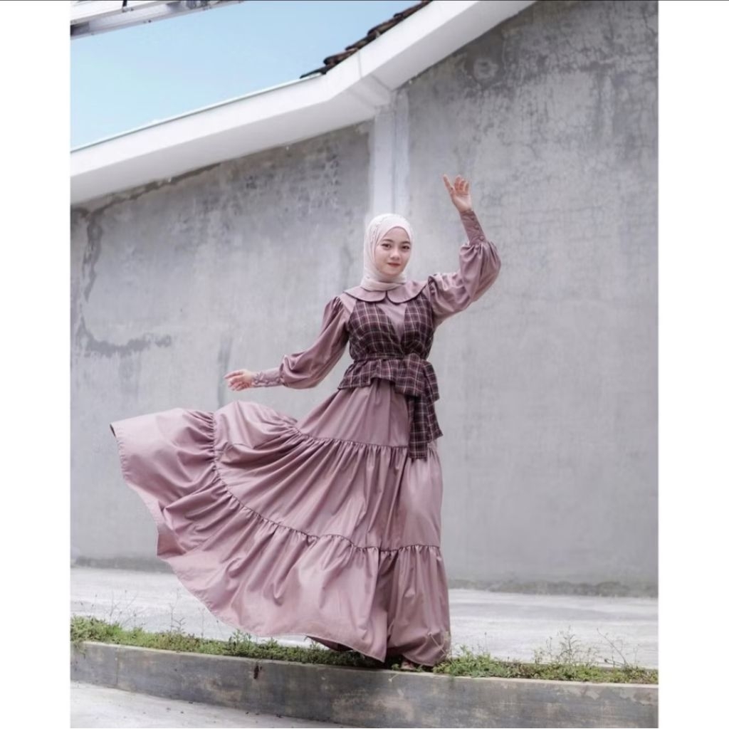 Amelia Dress by Maezula