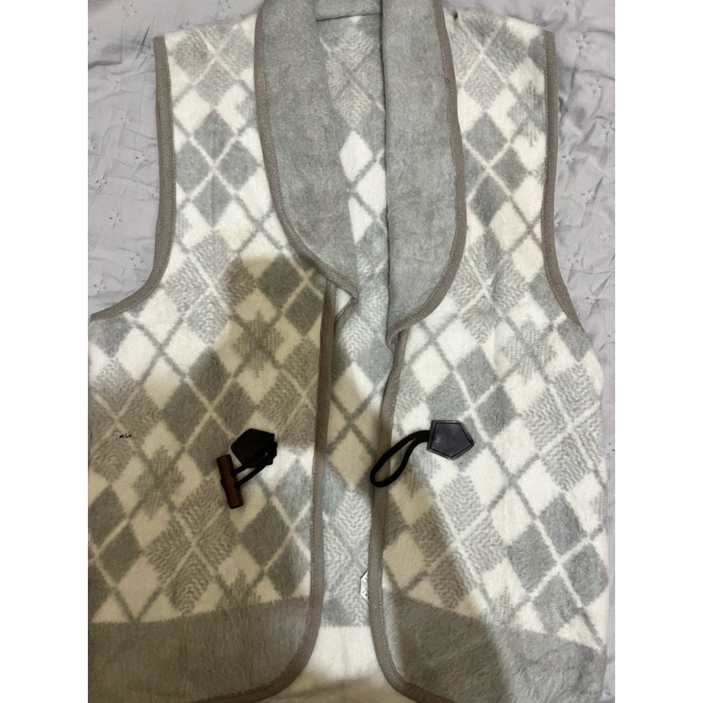 prelov rompi rajut kotak abu cream