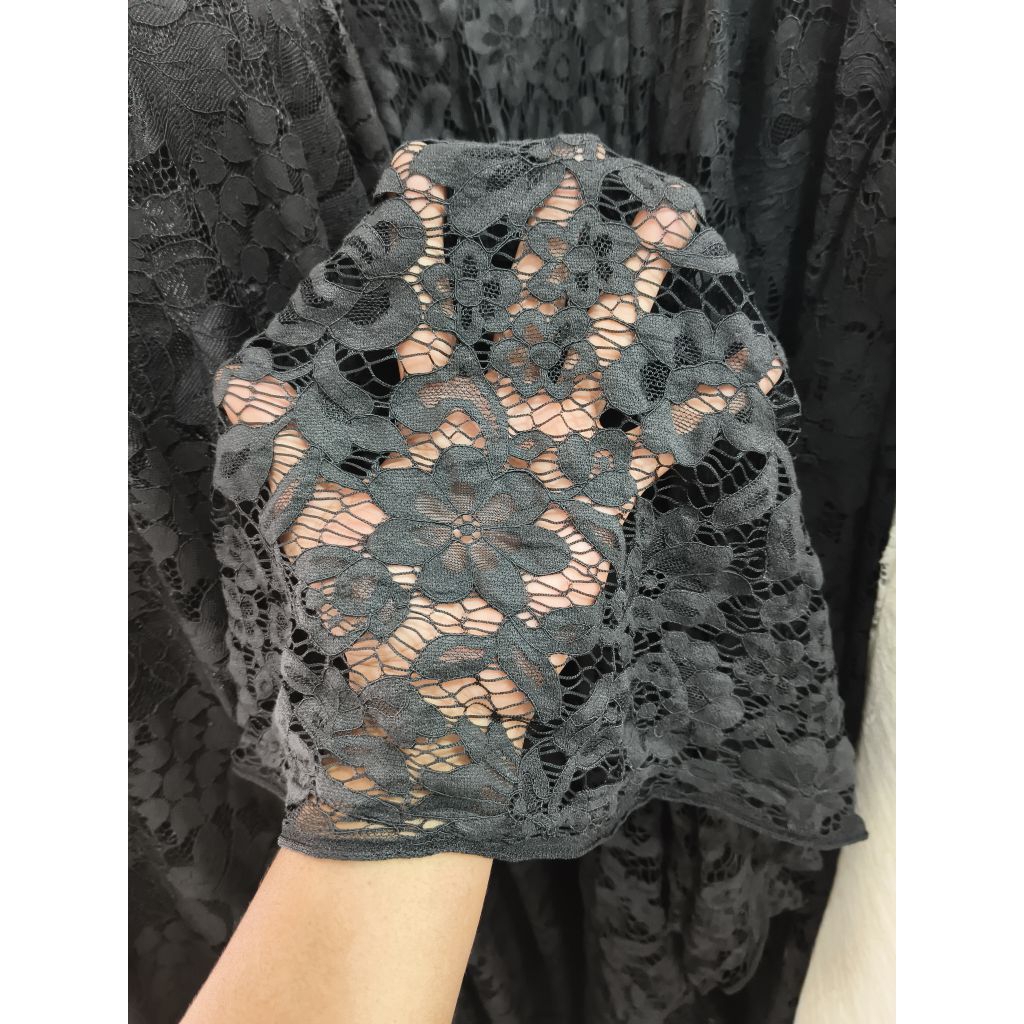 kain brokat katun motif bunga warna hitam,kain brokat premium,kain brokat terlaris,bahan kebaya mura