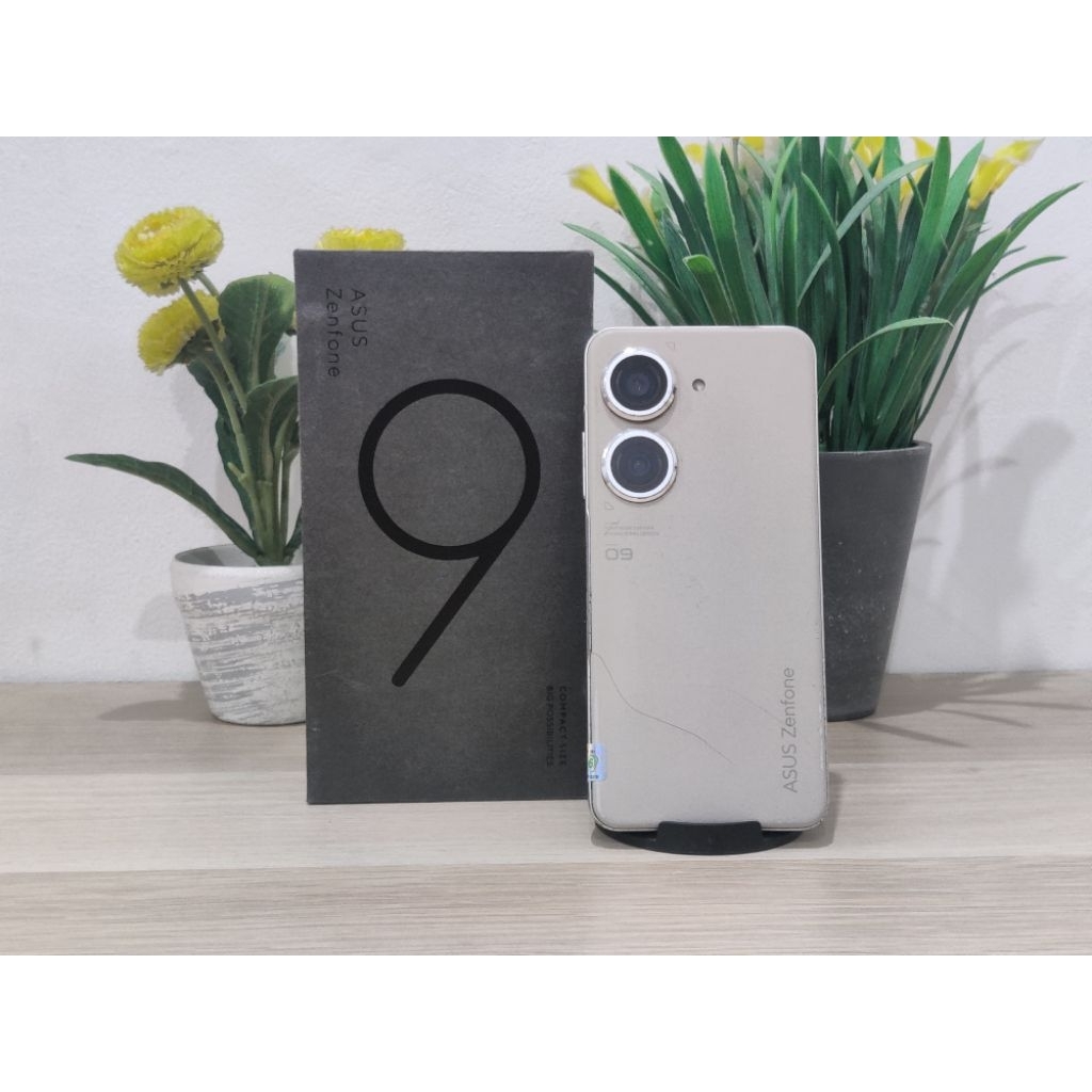 Asus Zenfone 9 8GB/256GB Resmi Indonesia
