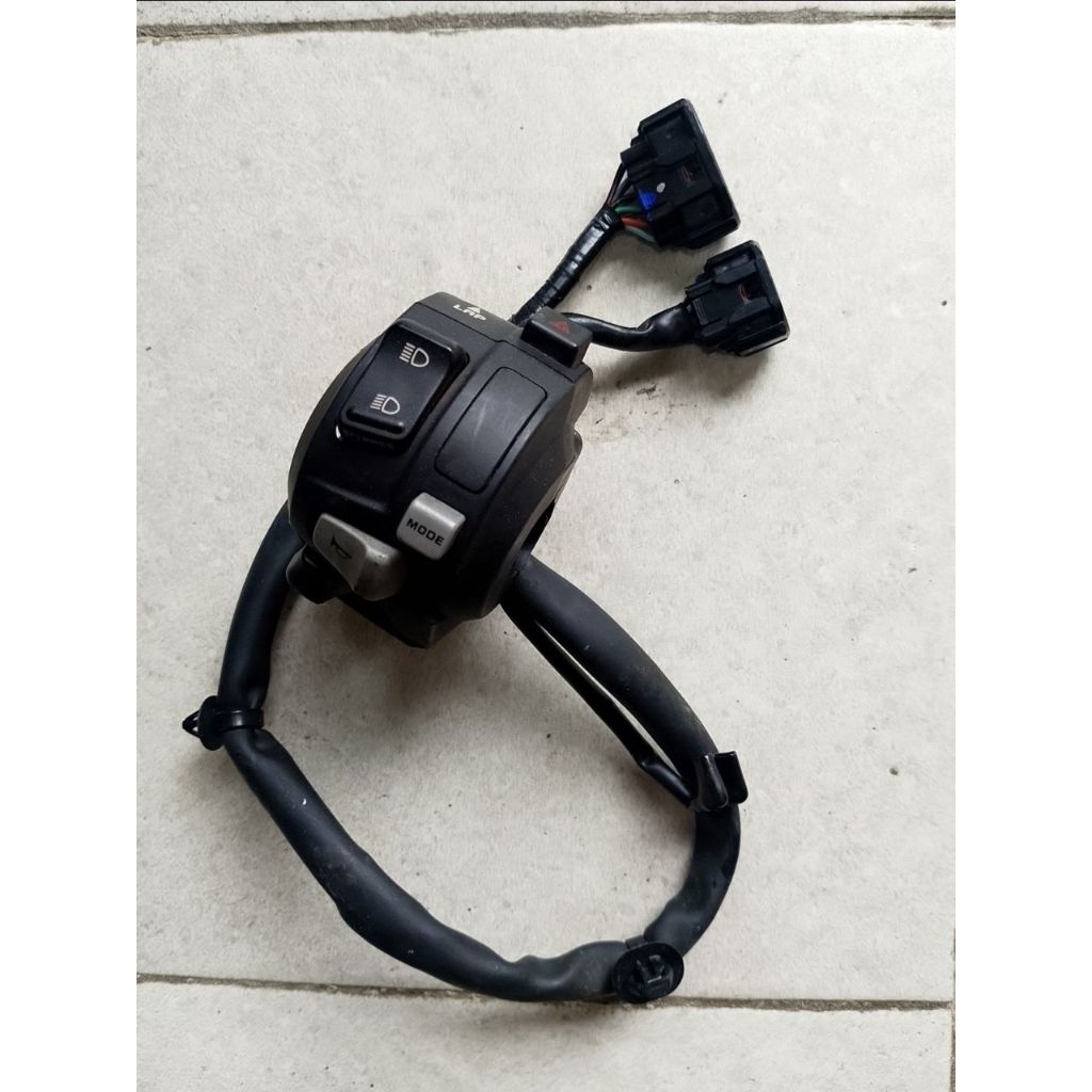 Switch Assy Winker New CBR 250RR - Saklar Lampu Sein CBR 250RR - Holder Kiri New CBR 250RR Original