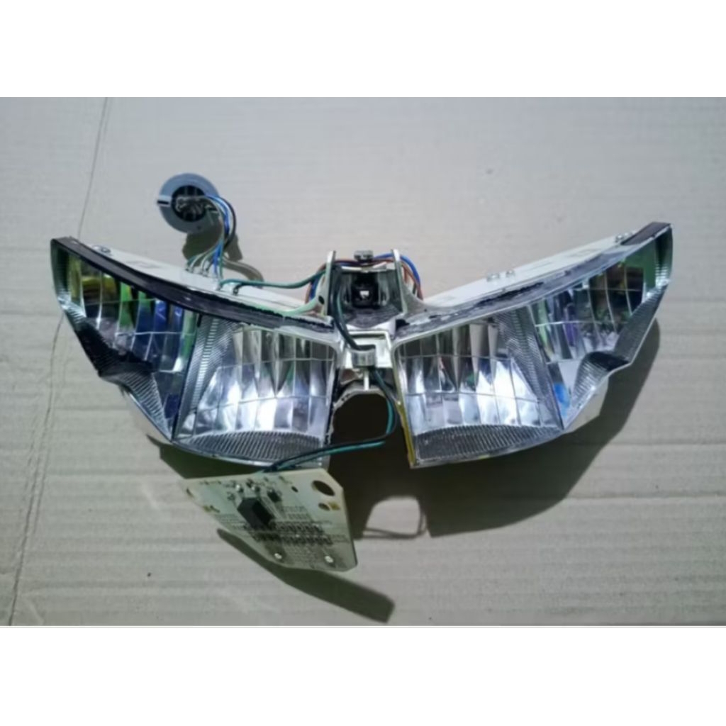 Reflector+PCB LED  Lampu utama Vario 125/150 LED Old (2015-2017)