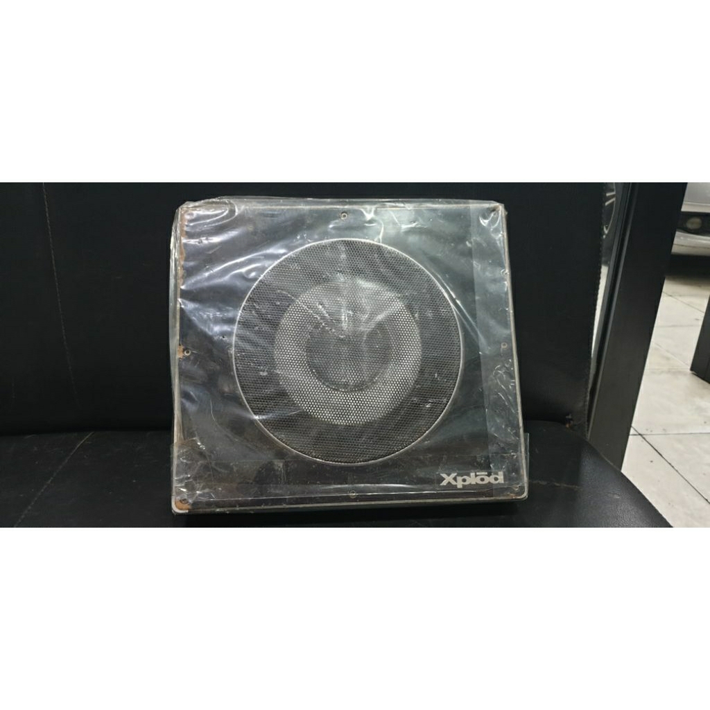 Subwoofer mobil slim active aktif Xplod XS-8SA 8 inch kondisi rusak