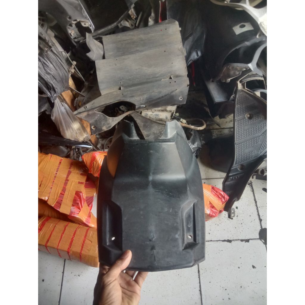 COVER TENGKI BAWAH JOK X RIDE 115 SEKEN ORIGINAL