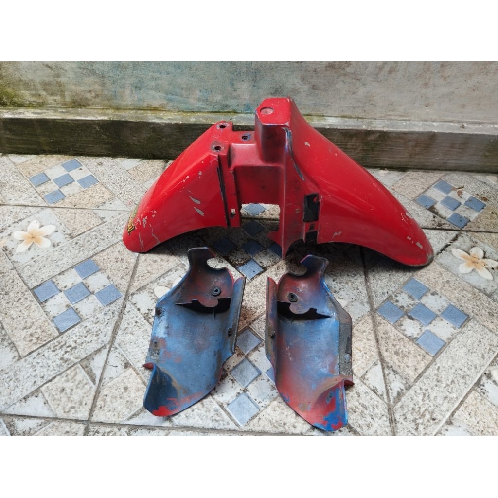 spakbor depan satria lumba merah