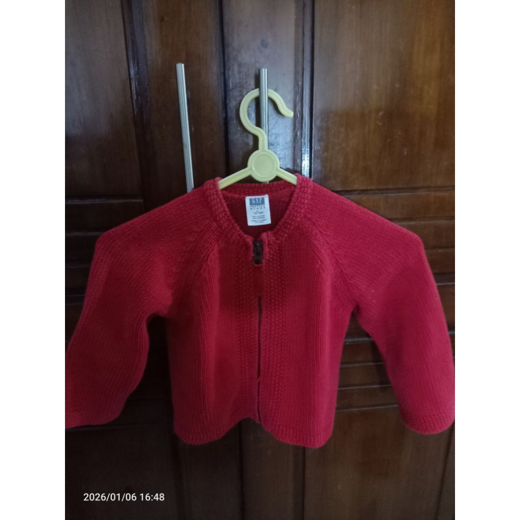 Atasan anak perempuan Gap