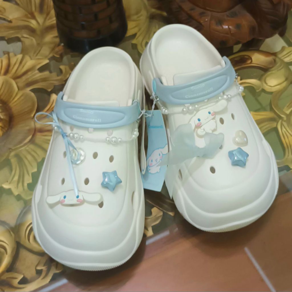 SENDAL MINISO SANRIO CINNAMOROLL WANITA, Sendal cinnamoroll, sendal crocs, sendal perempuan, sendal 