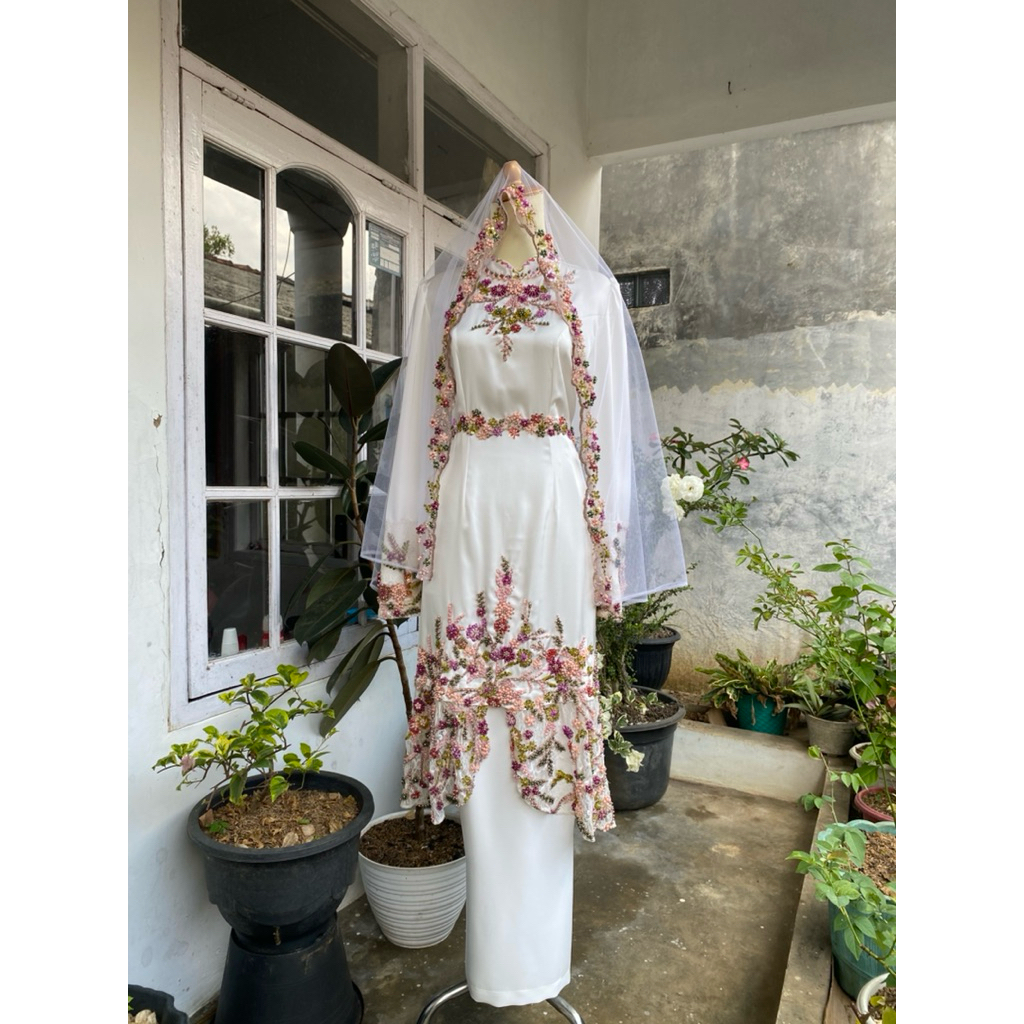 Wedding Melayu Putih Kurung Eksklusive Payet