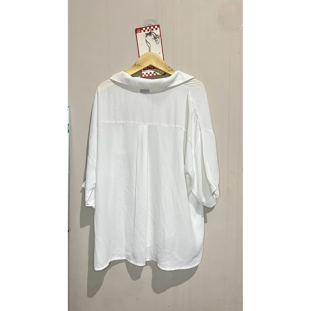 Kemeja Wanita Oversized Putih PrelovedbyEjik