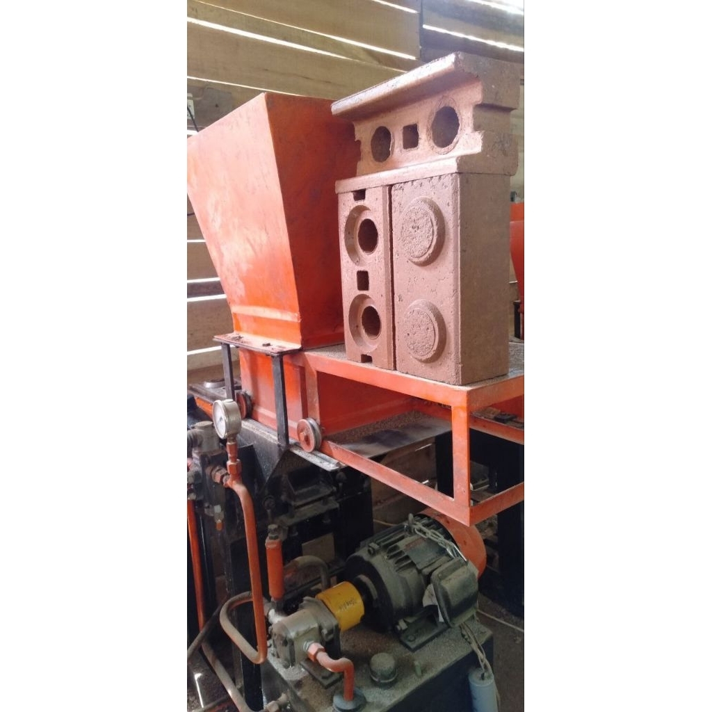 mesin hidrolick semi otomatis bata interlock second