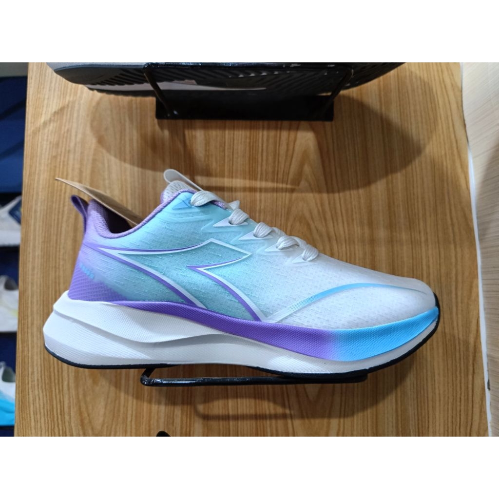 Sepatu Running Diadora Pebrin White