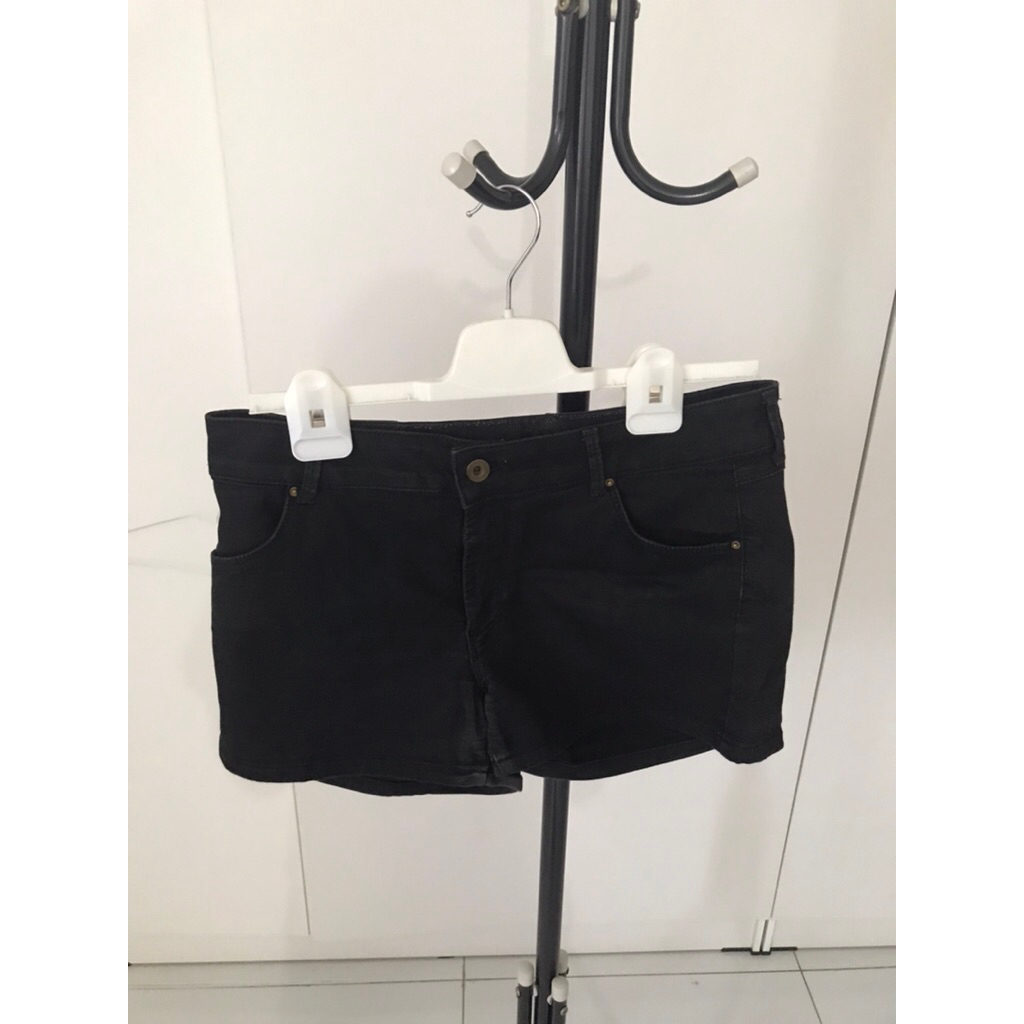 Celana Pendek Zara