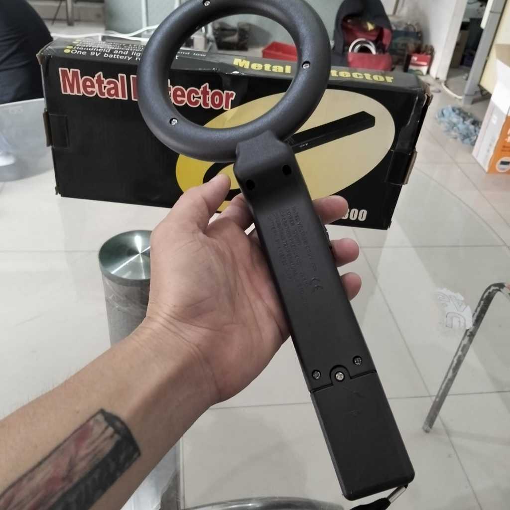 METAL DETECTOR/ALAT PENDETEKSI LOGAM
