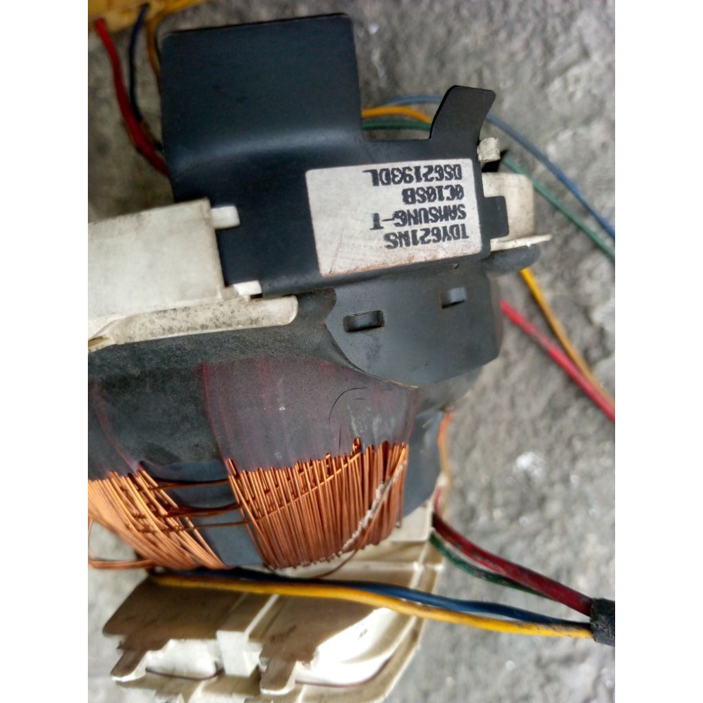 Yoke, konde TV tabung cembung 21inc merk Toshiba, normal.