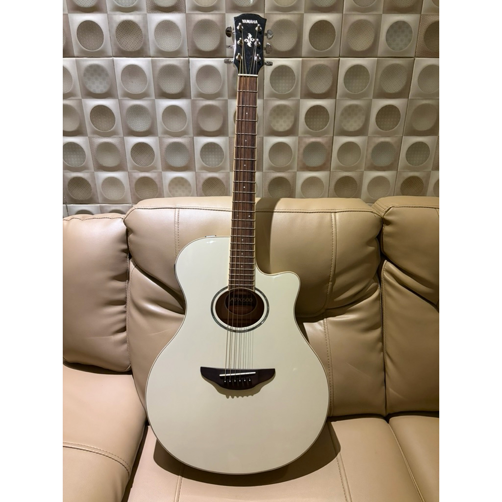 Gitar Akustik Elektrik Yamaha APX600 Vintage White Original  – Second Mulus
