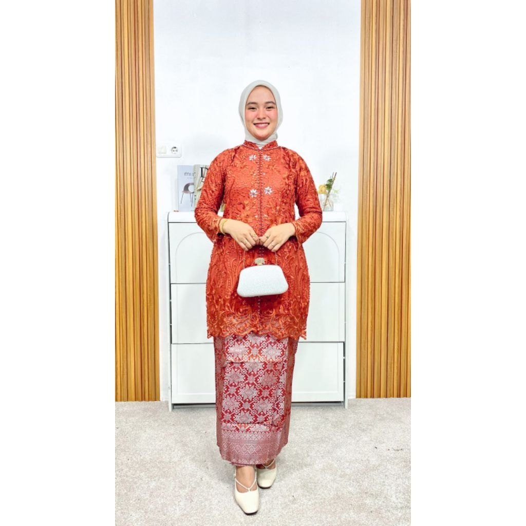 Tunik Brukat Payat Busui Frenli