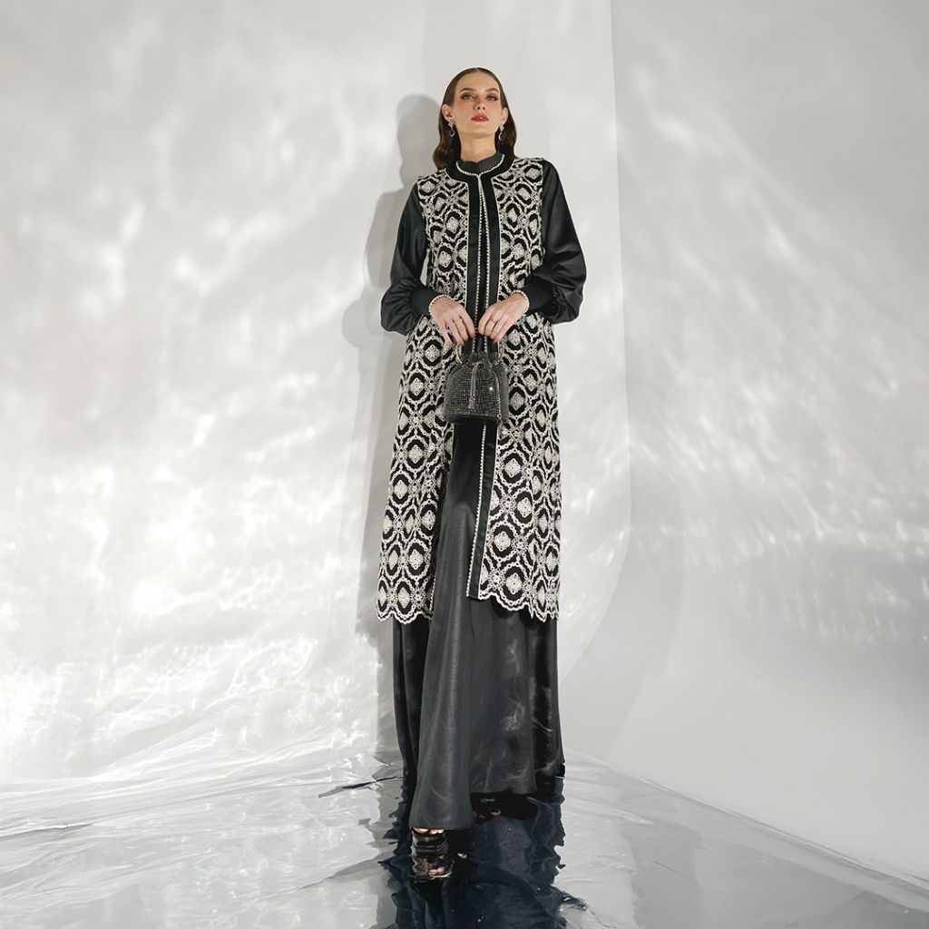 IVAN GUNAWAN PRIVE - ALEENA DRESS ABAYA HITAM IVAN GUNAWAN