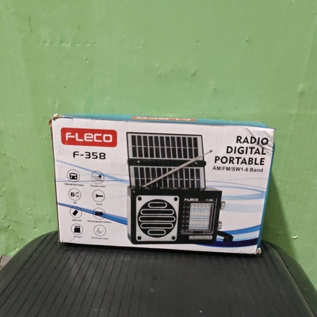 RADIO DIGITAL PORTABLE F-358