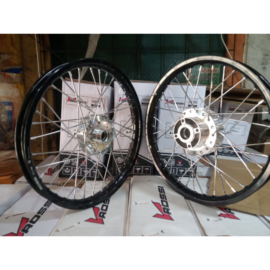 sepasang velg vrossi buat motor Honda Supra x 125 double dish sudah di rakit / di stel tinggal pasan
