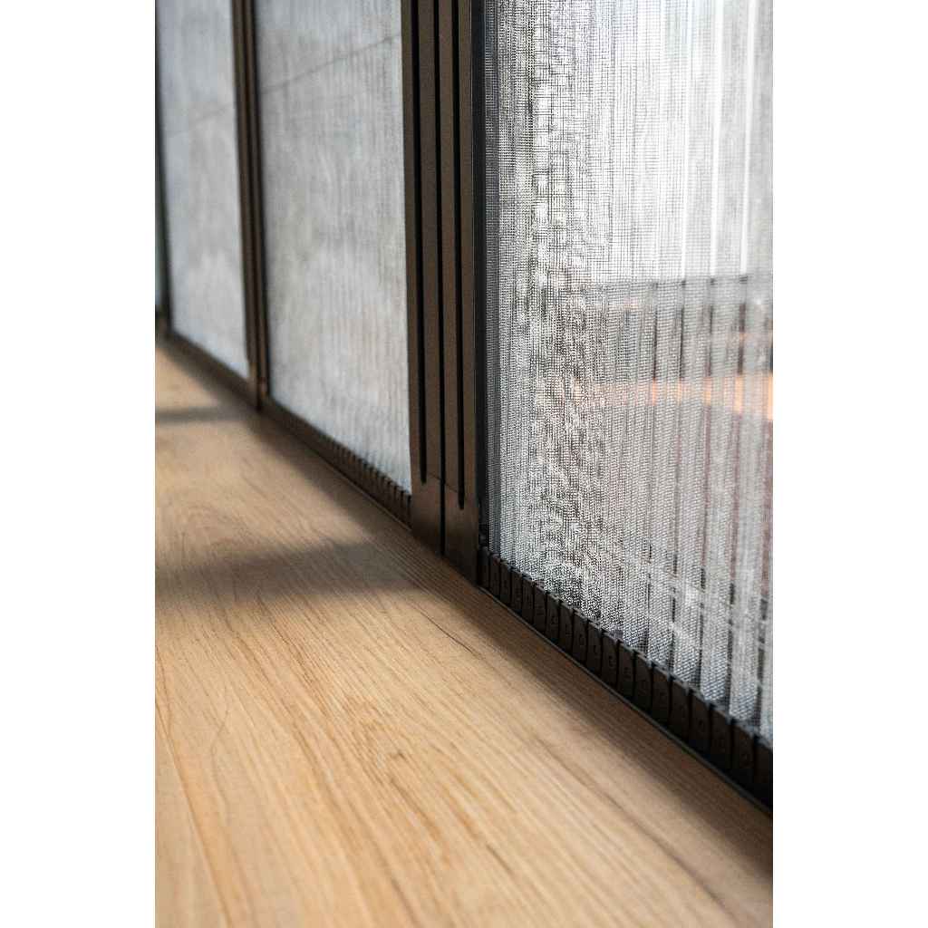 Onna Lipat Door - Aneko Surabaya