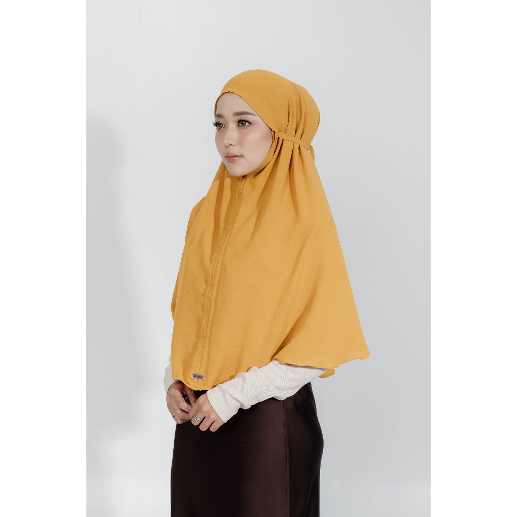 Laniya - Maysa ( Hijab Bergo Cringkle Gold)