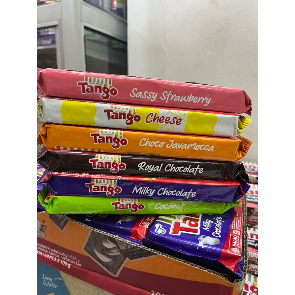 WAFER TANGO 110 GRAM 1 KARTON ISI 24 PCS