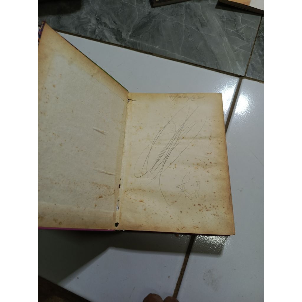 Kehidupan Orang-orang Shaleh Oleh: YUNUS AL MUHDHOR dkk-Di GB2 kode D2