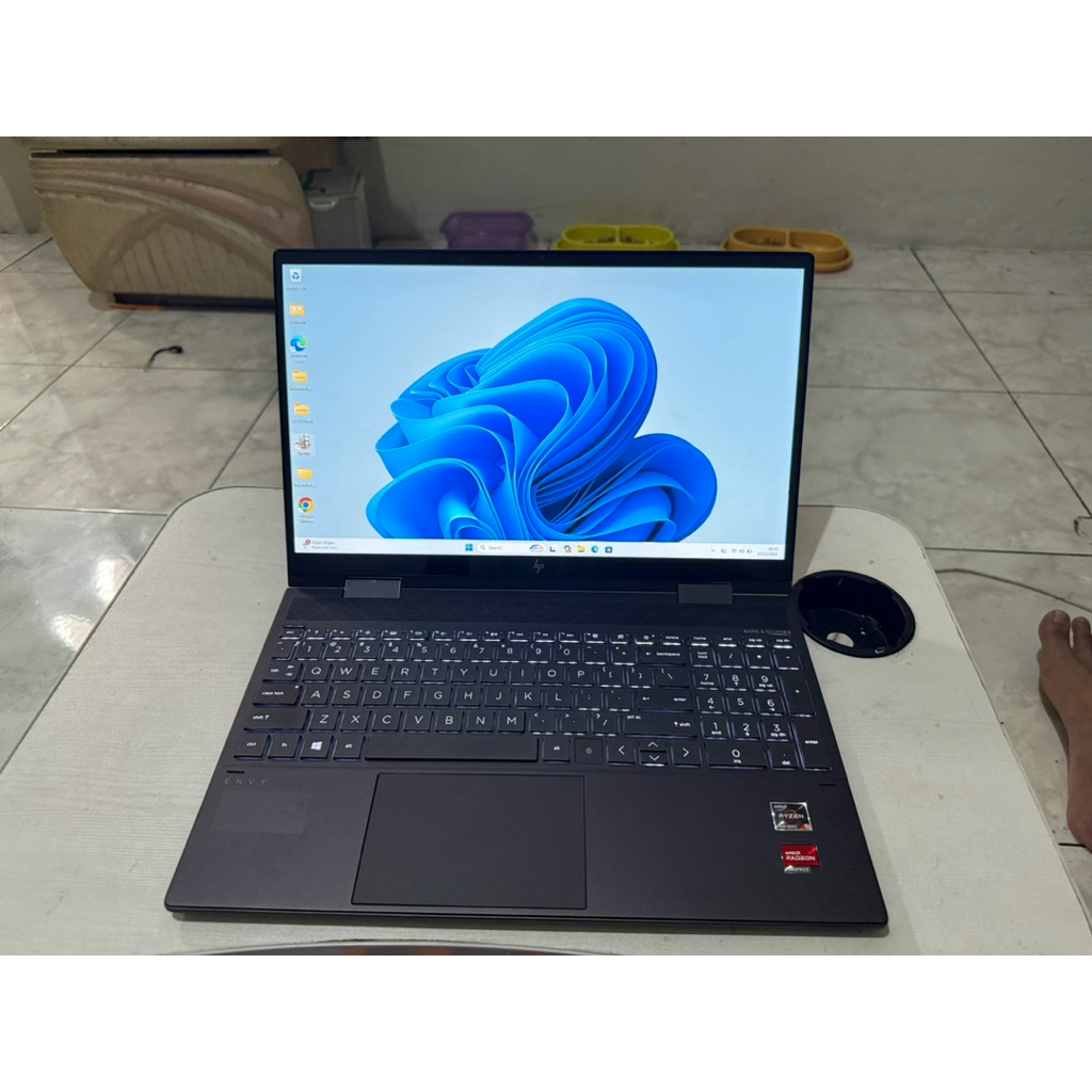LAPTOP HP ENVY 15 RYZEN 5 5500U 8 GB RAM 258 GB SSD TOUCHSCREEN X360