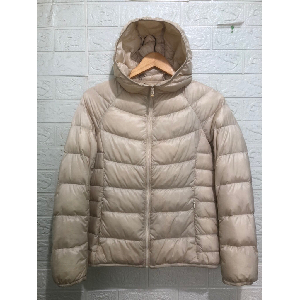 UNIQLO Ultralight Down jaket hoodie cream