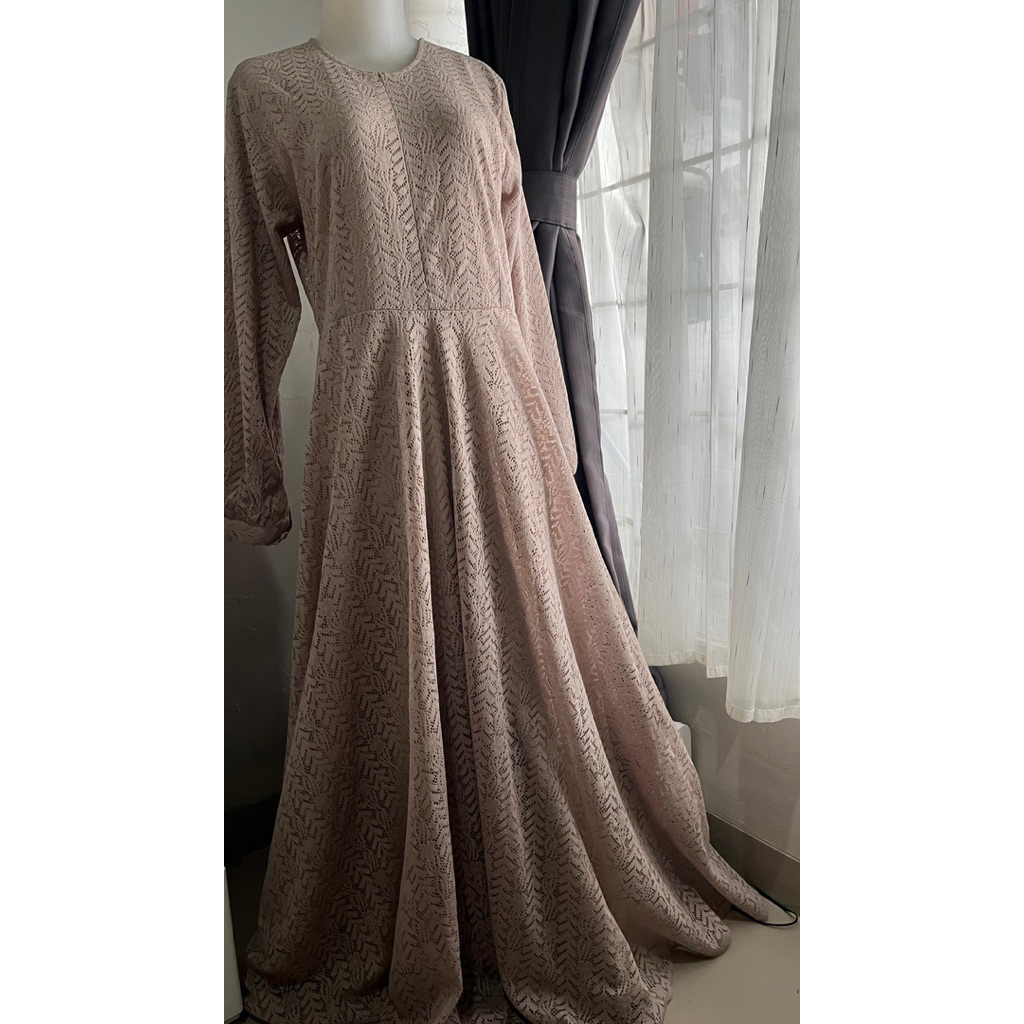 [PRELOVED] Dress Brukat Katya Glynn
