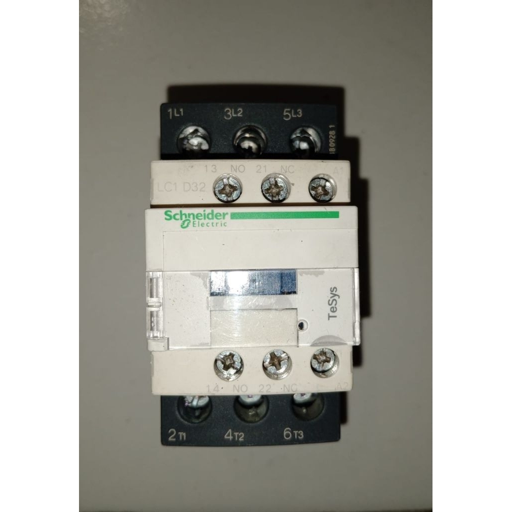 Kontaktor Schneider LC1-D32