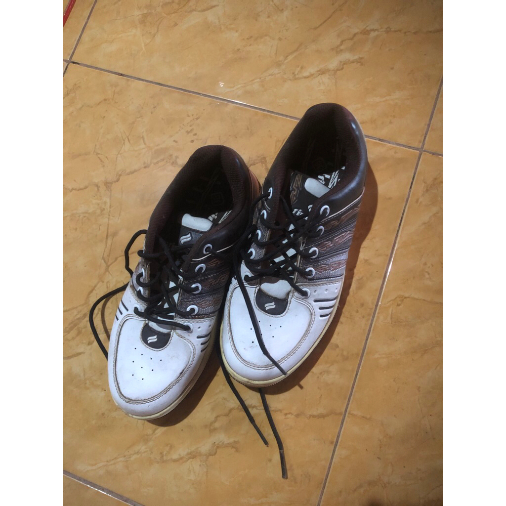 sepatu merk finotti pria wanita cocok ukuran 38