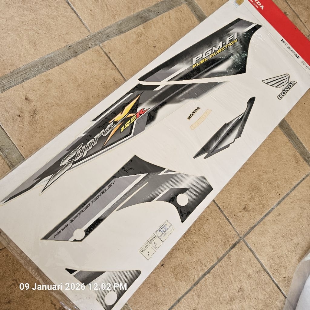 Stripe body Supra X125 PGM Fi 2006. 871X0-KTM-850ZB