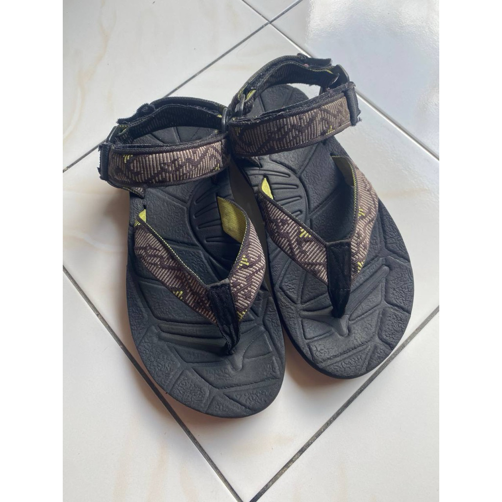 Preloved Sandal Gunung Eiger unisex