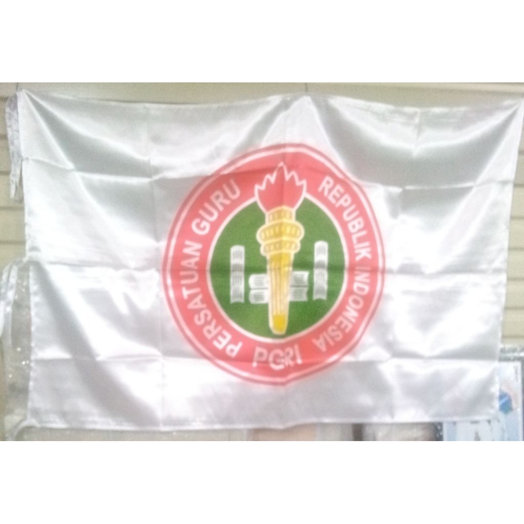 Bendera PGRI bahan satin berkualitas