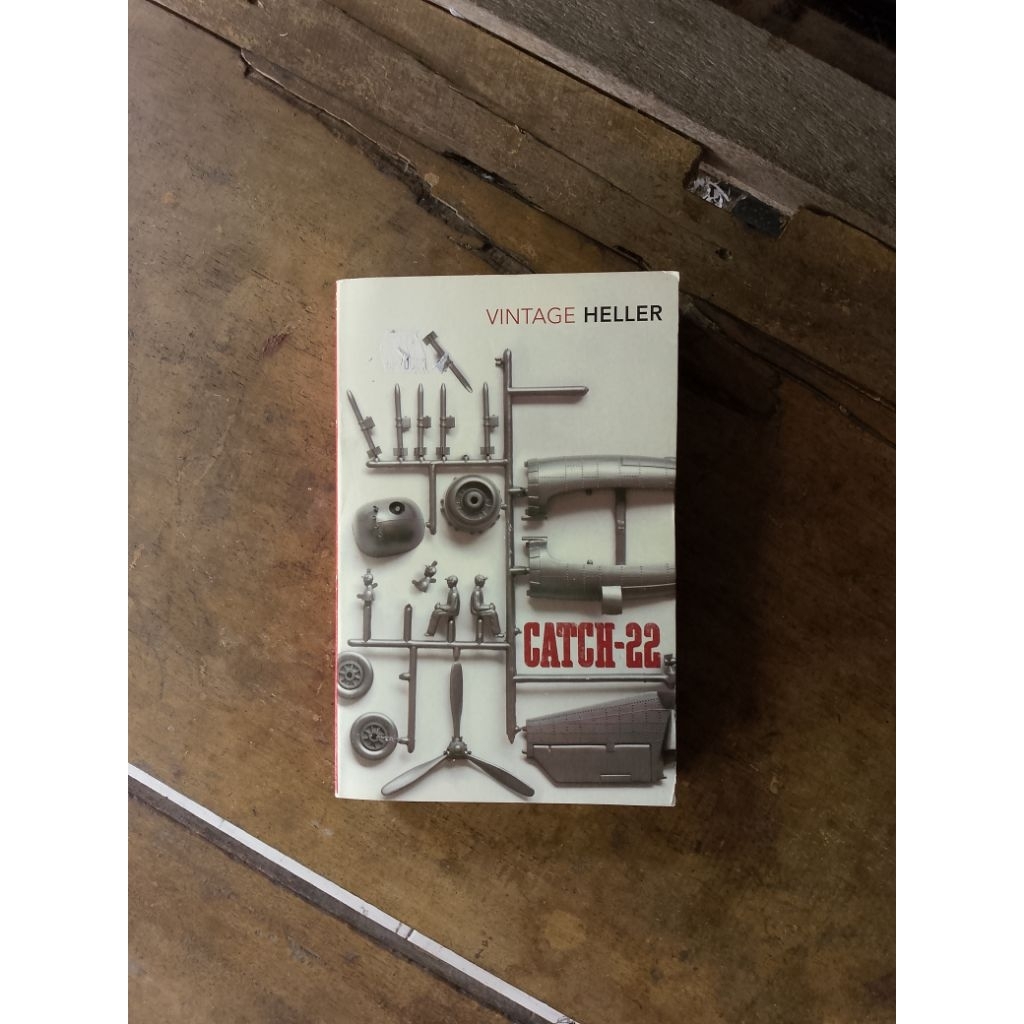 Buku Novel Import Catch 22 - Joseph Heller