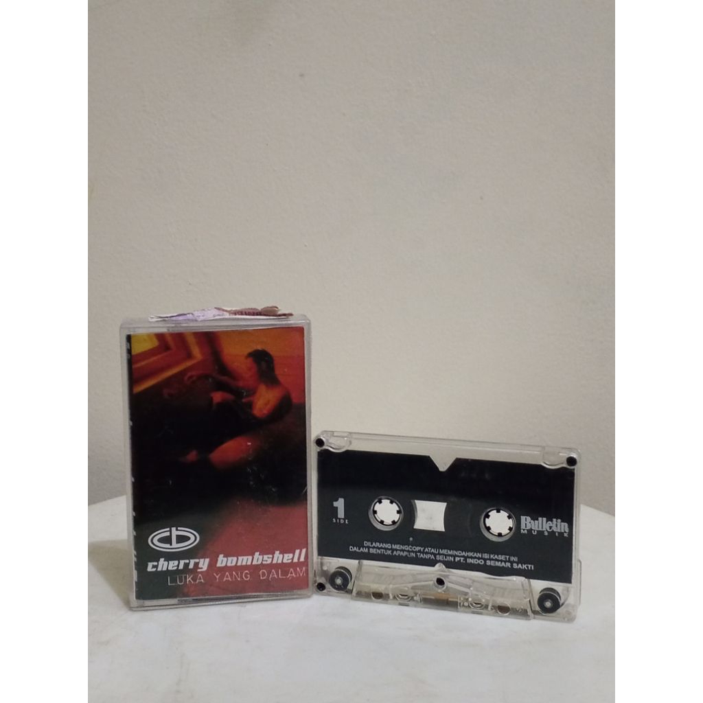 Cherry Bombshell - LUKA YANG DALAM