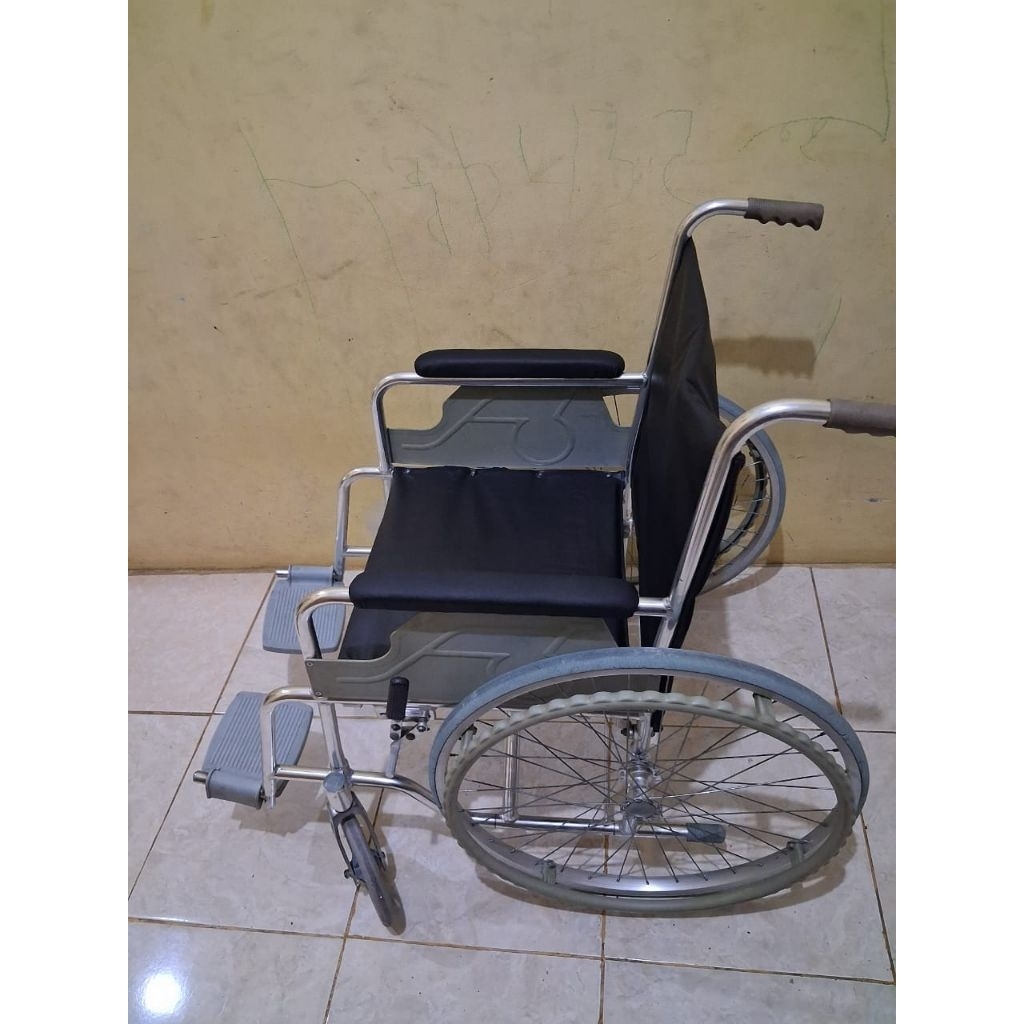 kursi roda bekas / seken siap pakai kondisi bagus