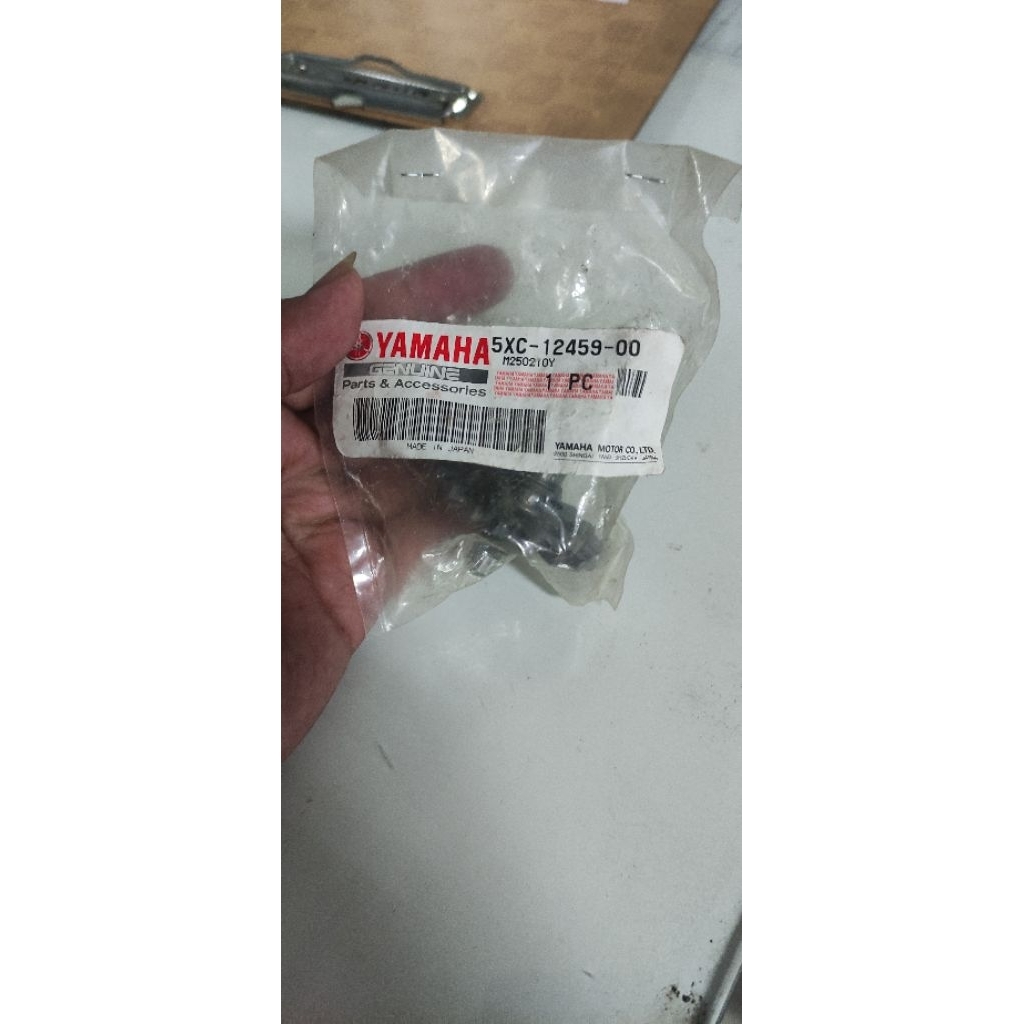 Gear Impeller Shaft YZ250F / gear pompa radiator YZ250F original 5XC-12459-00