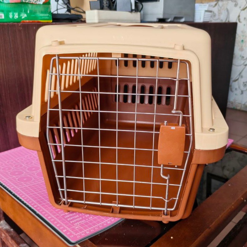 PET CARRIER LUCKY PINTU BESI KANDANG KUCING