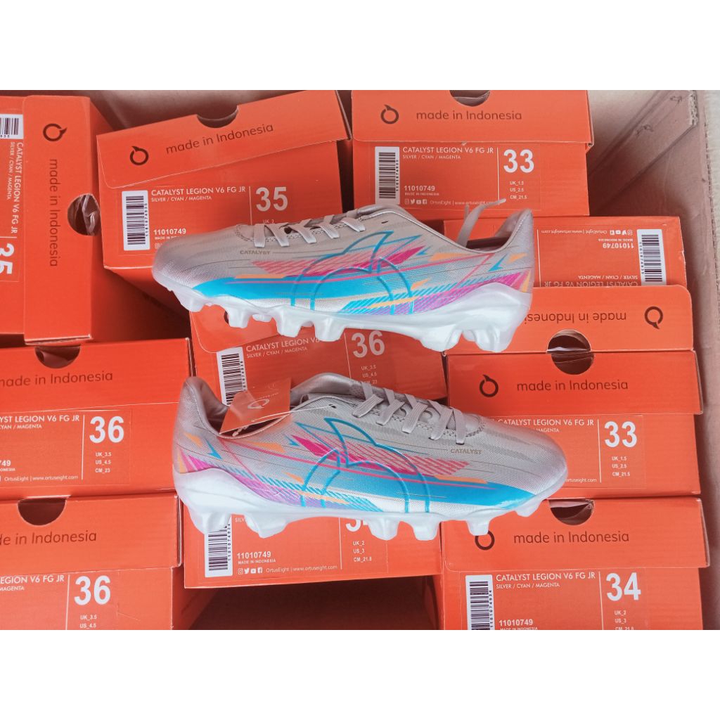 SEPATU BOLA ANAK ORTUSEIGHT