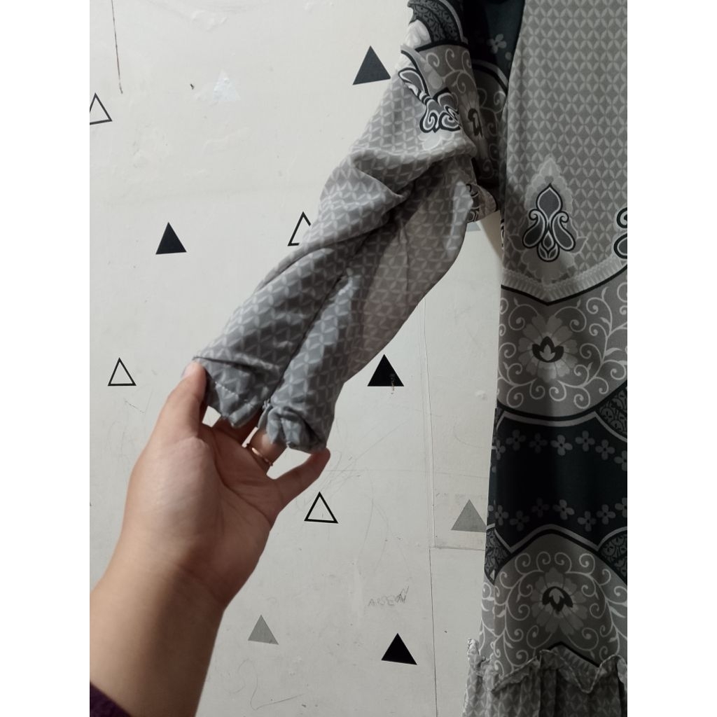 Dress_Hijab_Hitam_Abu