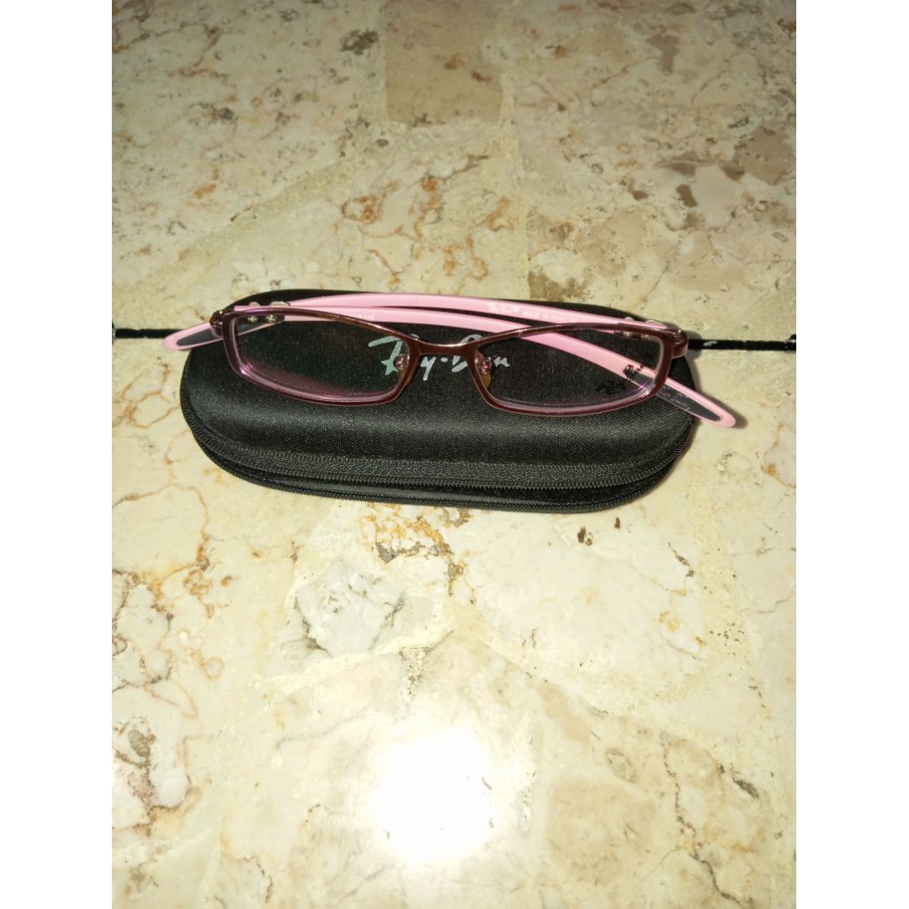 Kacamata Wanita Merek Ray-Ban