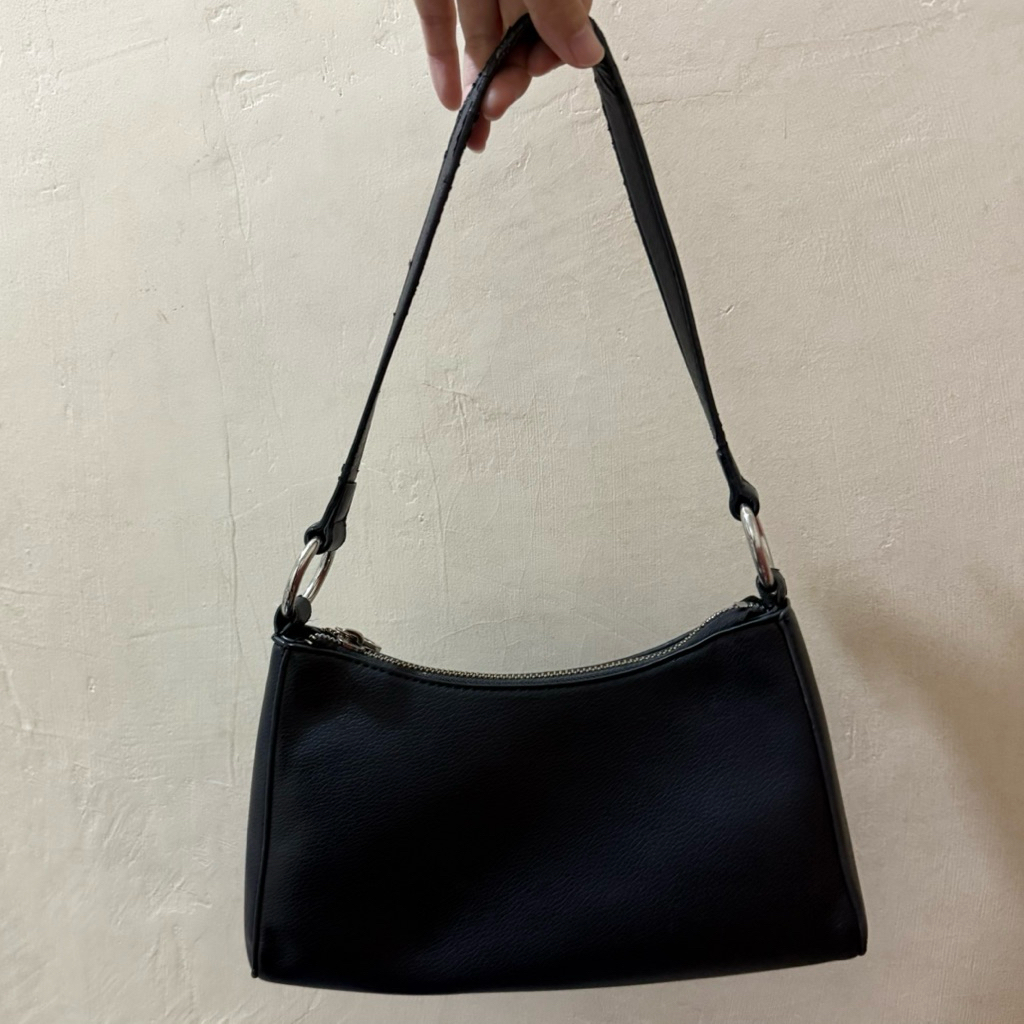 Tas Pull and Bear Hitam