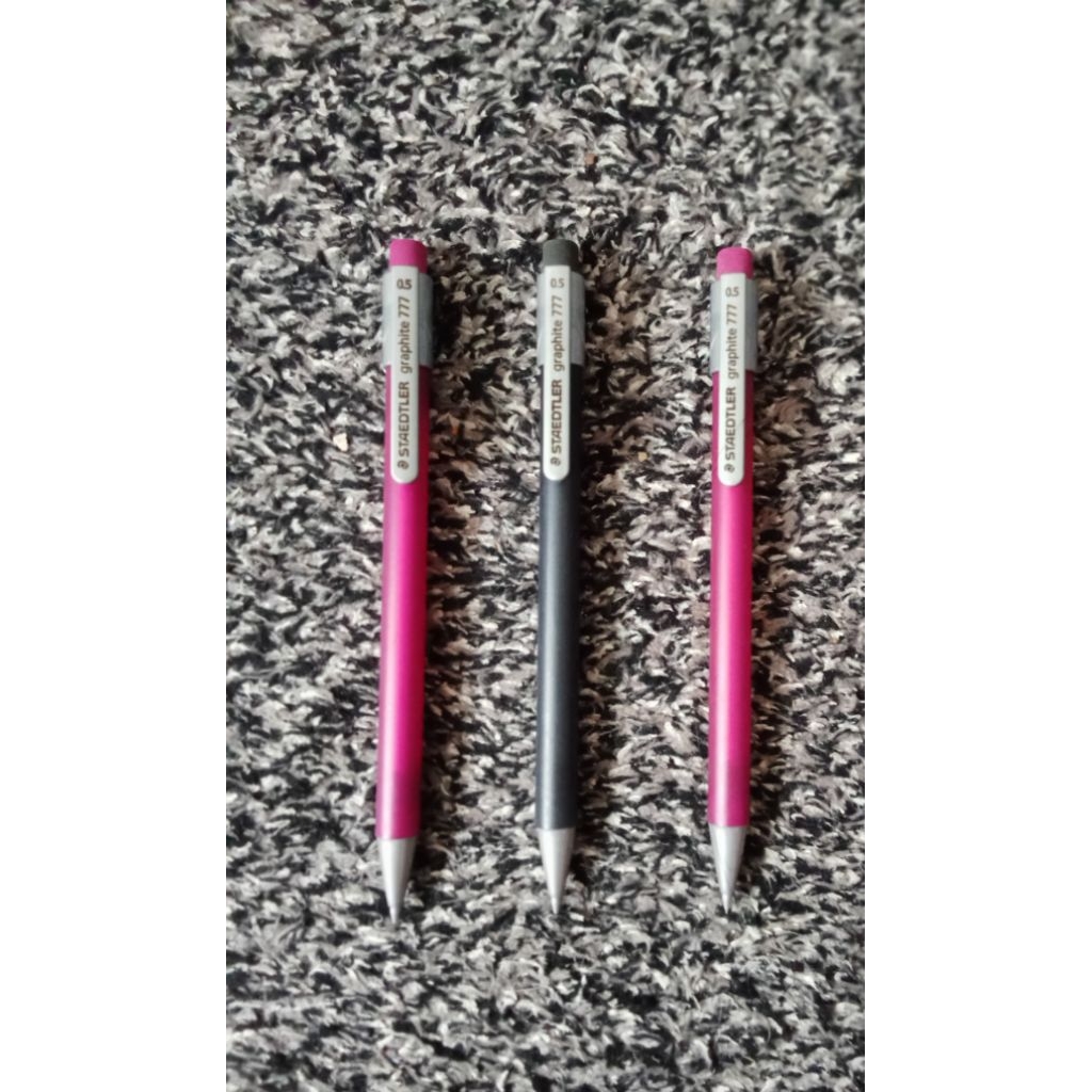pensil mekanik staedtler graphite 777 awet bertahun tahun