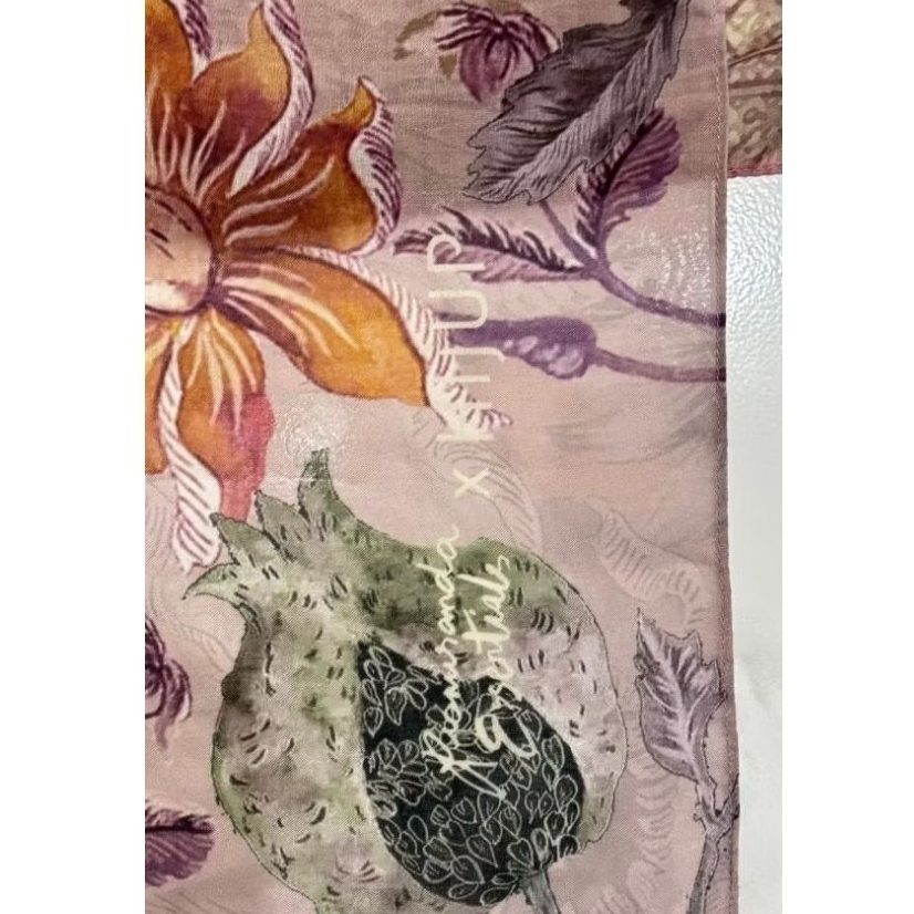 Ria Miranda essential X Hijup